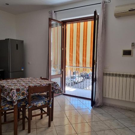 L'Angolo Dei Barcaioli Apartment Palermo Bagian luar foto