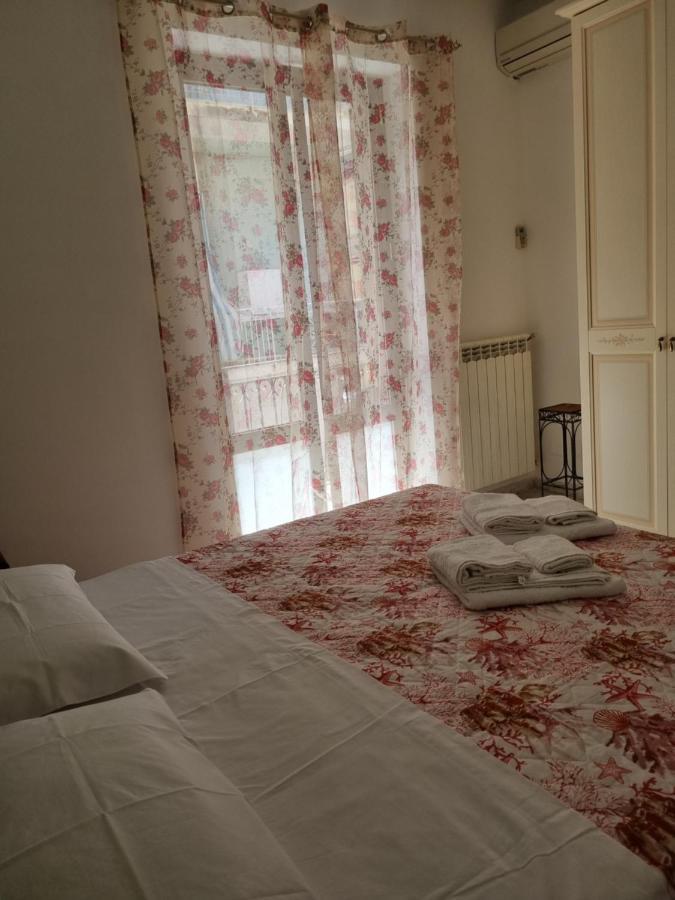 L'Angolo Dei Barcaioli Apartment Palermo Bagian luar foto