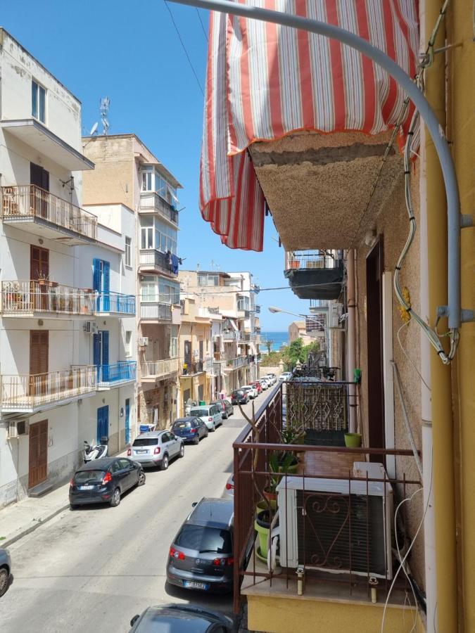 L'Angolo Dei Barcaioli Apartment Palermo Bagian luar foto