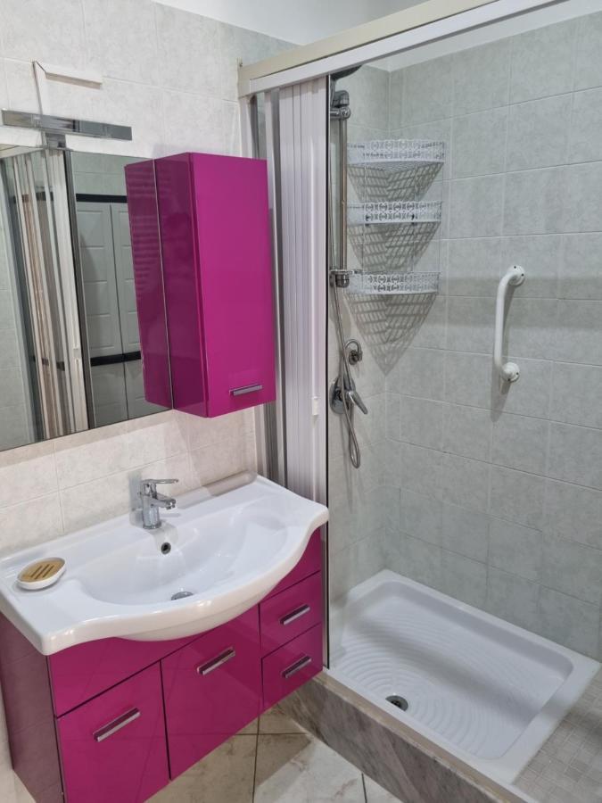 L'Angolo Dei Barcaioli Apartment Palermo Bagian luar foto