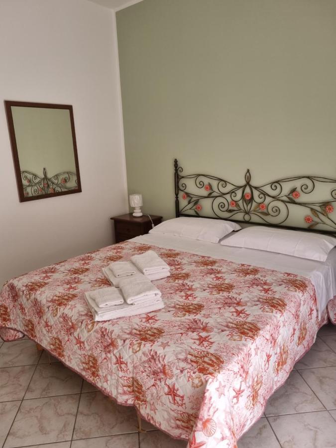 L'Angolo Dei Barcaioli Apartment Palermo Bagian luar foto