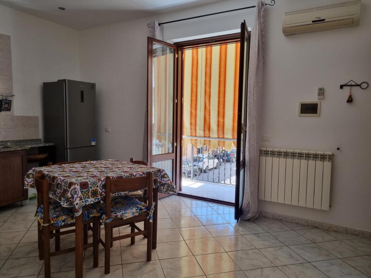 L'Angolo Dei Barcaioli Apartment Palermo Bagian luar foto
