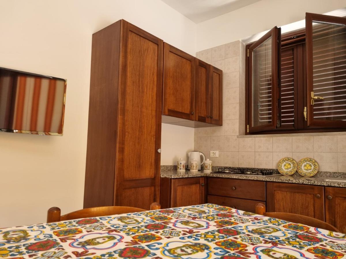 L'Angolo Dei Barcaioli Apartment Palermo Bagian luar foto